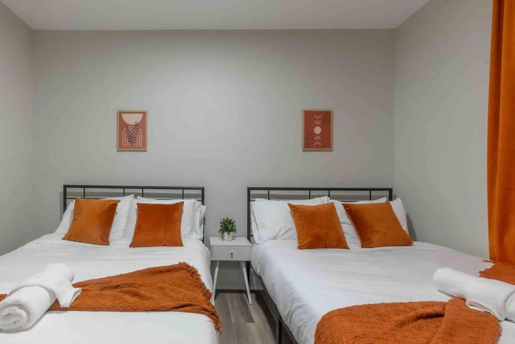 Pumpkin Premise By Airport, 5 Beds, Sleeps 8, Book 7 Days, Get 20 Percent Off Apartment Newark Luaran gambar