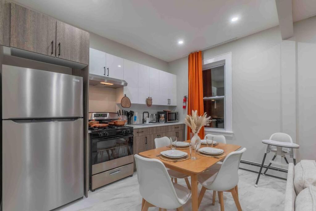 Pumpkin Premise By Airport, 5 Beds, Sleeps 8, Book 7 Days, Get 20 Percent Off Apartment Newark Luaran gambar