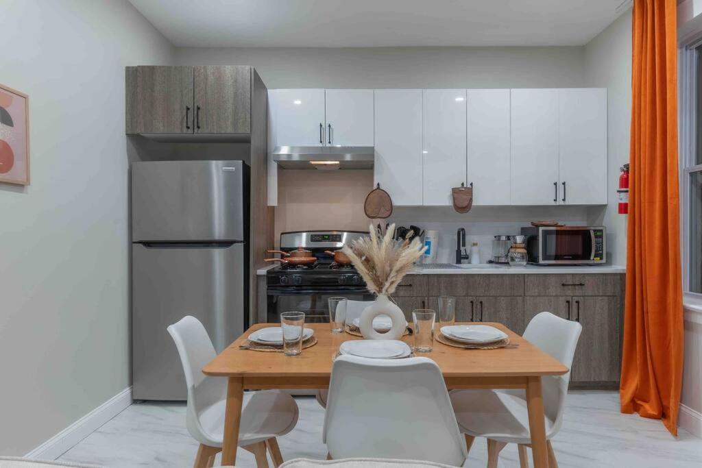 Pumpkin Premise By Airport, 5 Beds, Sleeps 8, Book 7 Days, Get 20 Percent Off Apartment Newark Luaran gambar