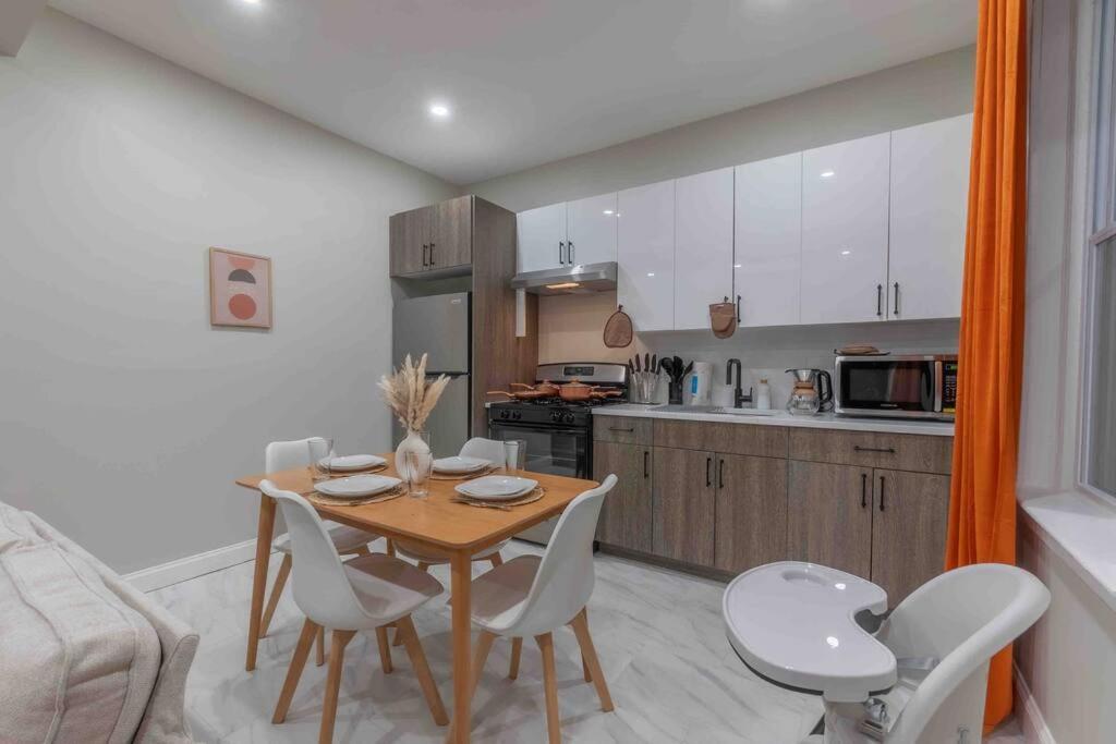 Pumpkin Premise By Airport, 5 Beds, Sleeps 8, Book 7 Days, Get 20 Percent Off Apartment Newark Luaran gambar