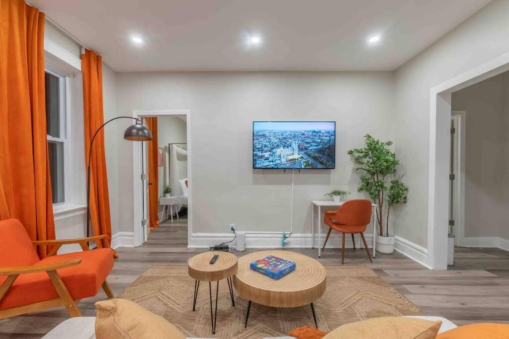 Pumpkin Premise By Airport, 5 Beds, Sleeps 8, Book 7 Days, Get 20 Percent Off Apartment Newark Luaran gambar